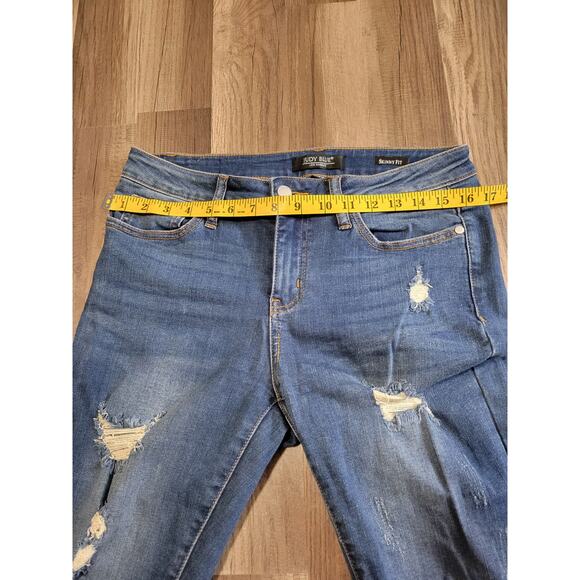 Judy Blue Women's Skinny Fit Medium Wash Distressed Denim Jean Size 9/29 - Picture 9 of 10